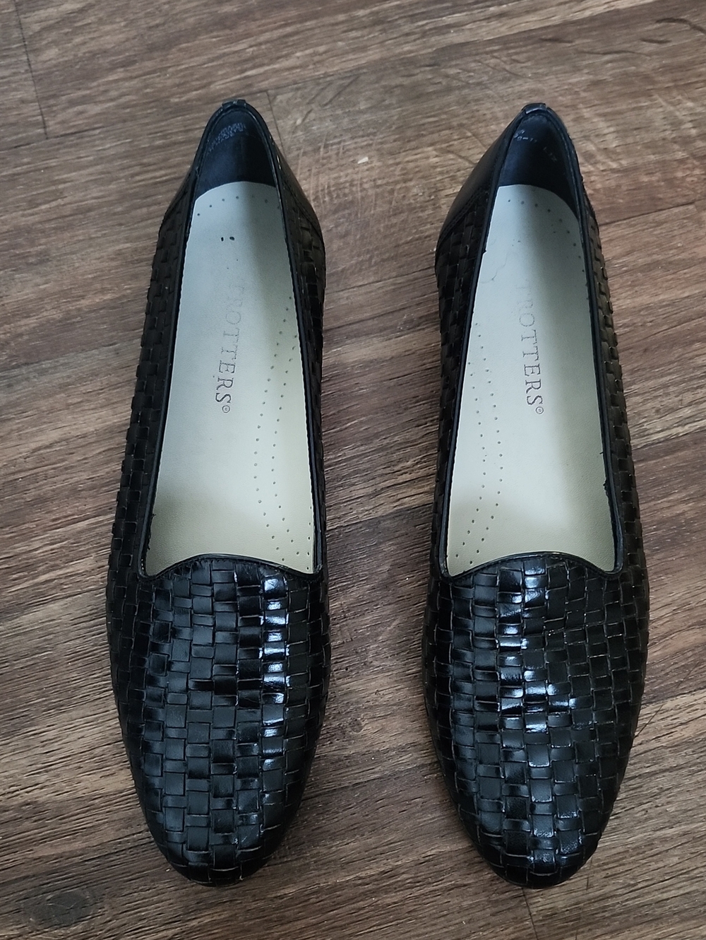 Trotters Liz Black Woven Leather Loafers Flats - Women's Size 11 Dark Academia
